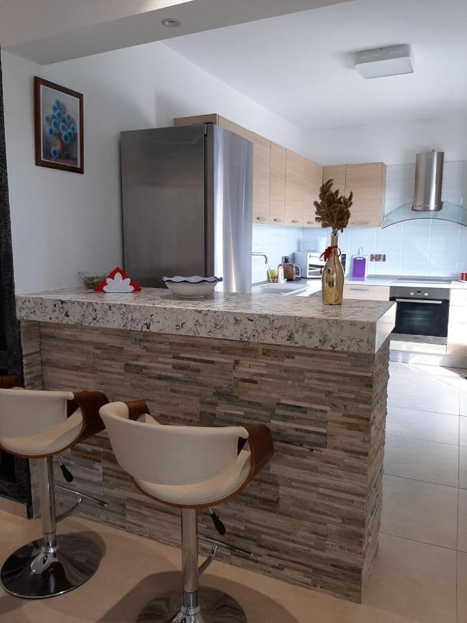 2 Bedroom Apartment-Mediterranean Type 파포스 외부 사진